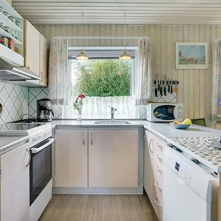 Suni - 400m From The Sea By Interhome